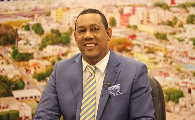 Regidor pide explicación por suspensión del Carnaval 2026 en Santo Domingo Norte